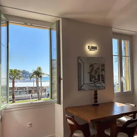Sea View Port Apartment *